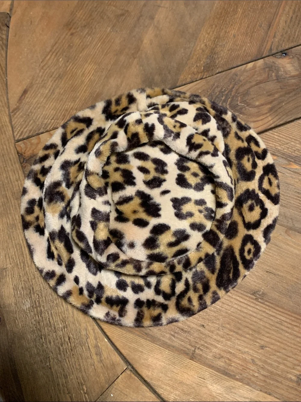 Vintage velvet leopard hat - Picture 3 of 5